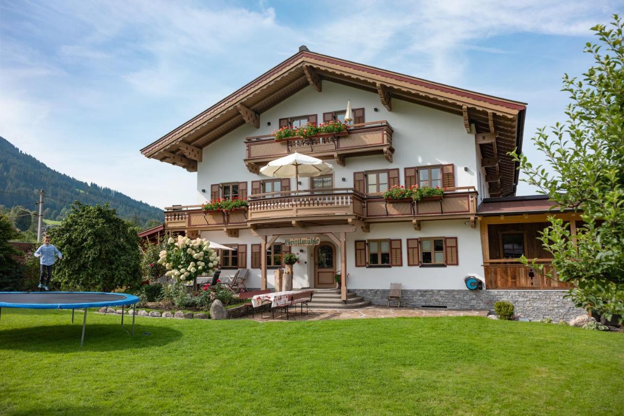 Grittlmuehle Chalet Ferienwohnungen Бріксен-ім-Тале Екстер'єр фото